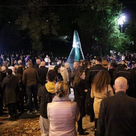 Građani Sarajeva mirnim okupljanjem dali podršku policiji Kantona Sarajevo 