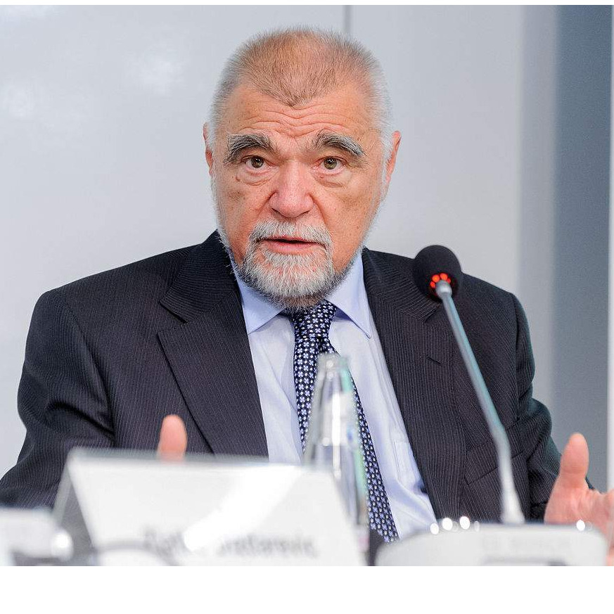 Mesić: Hrvatska je morala podržati izbor Komšića