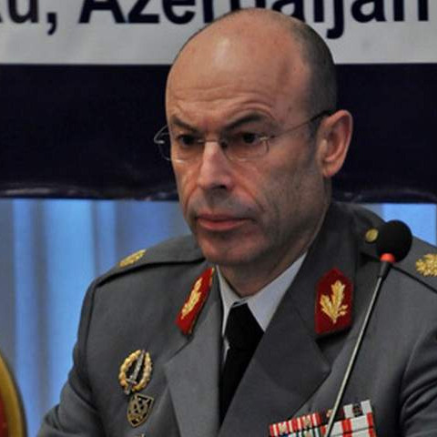 Ko je Carlos Branco negator genocida u Srebrenici?