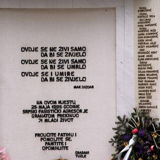 Oštre reakcije na prilog RTRS-a o masakru na Tuzlanskoj kapiji