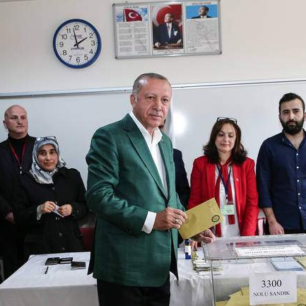 Turska: AK partija vodi u 16 gradova, Erdogan gubi Ankaru