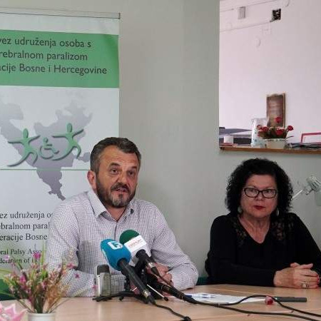 Edukacijom o znakovnom jeziku protiv komunikacijskih barijera 