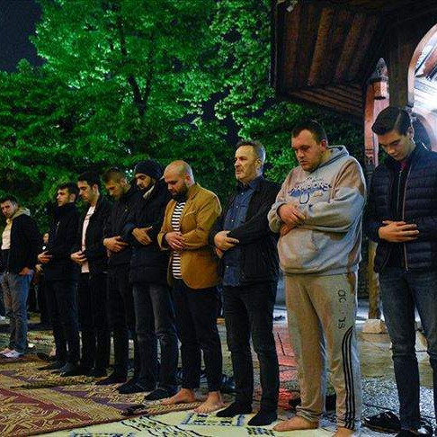 Muslimani u BiH i regiji klanjali prvi teravih-namaz nastupajućeg ramazana