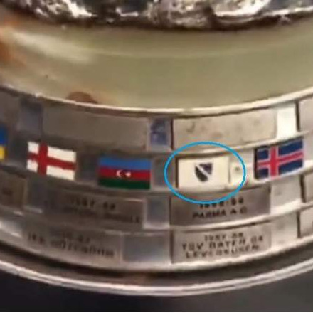Crnadak protiv zastave s ljiljanima, dramatično pisao čelniku UEFA-e