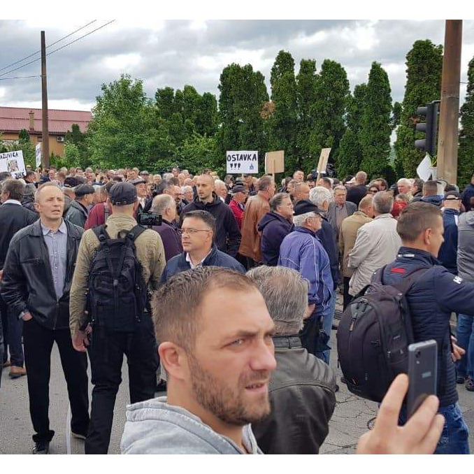 Završeni protesti ispred VSTV-a, građani zatražili ostavku Tegeltije, Burzić..