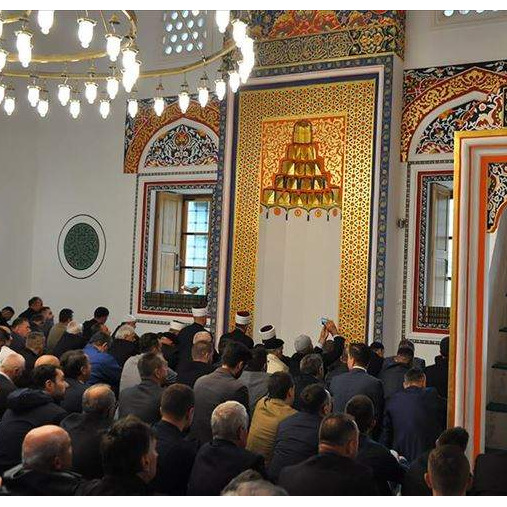 Bajram-namaz klanjan u obnovljenoj džamiji Aladža u Foči