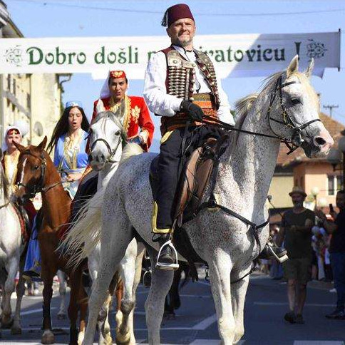 Više hiljada građana aplauzom dočekalo konjanike u Donjem Vakufu