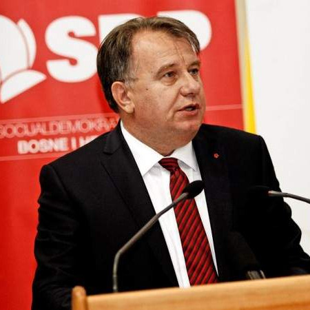 NIKŠIĆEVA OSVETA NEPOSLUŠNICIMA | Raspušten KO SDP TK, Bećirović povjerenik