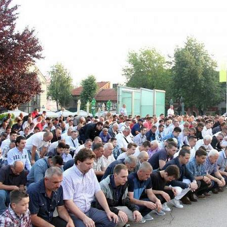 Najveći muslimanski blagdan: U koliko sati će se klanjati bajram-namaz