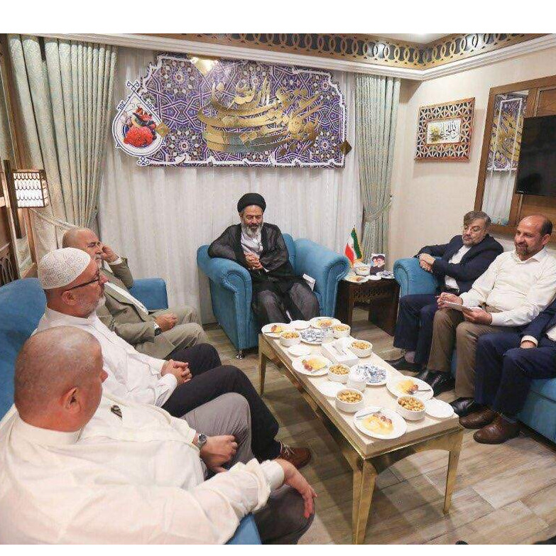 Zamjenik reisu-l-uleme u Mekki sa izaslanikom lidera IR Iran