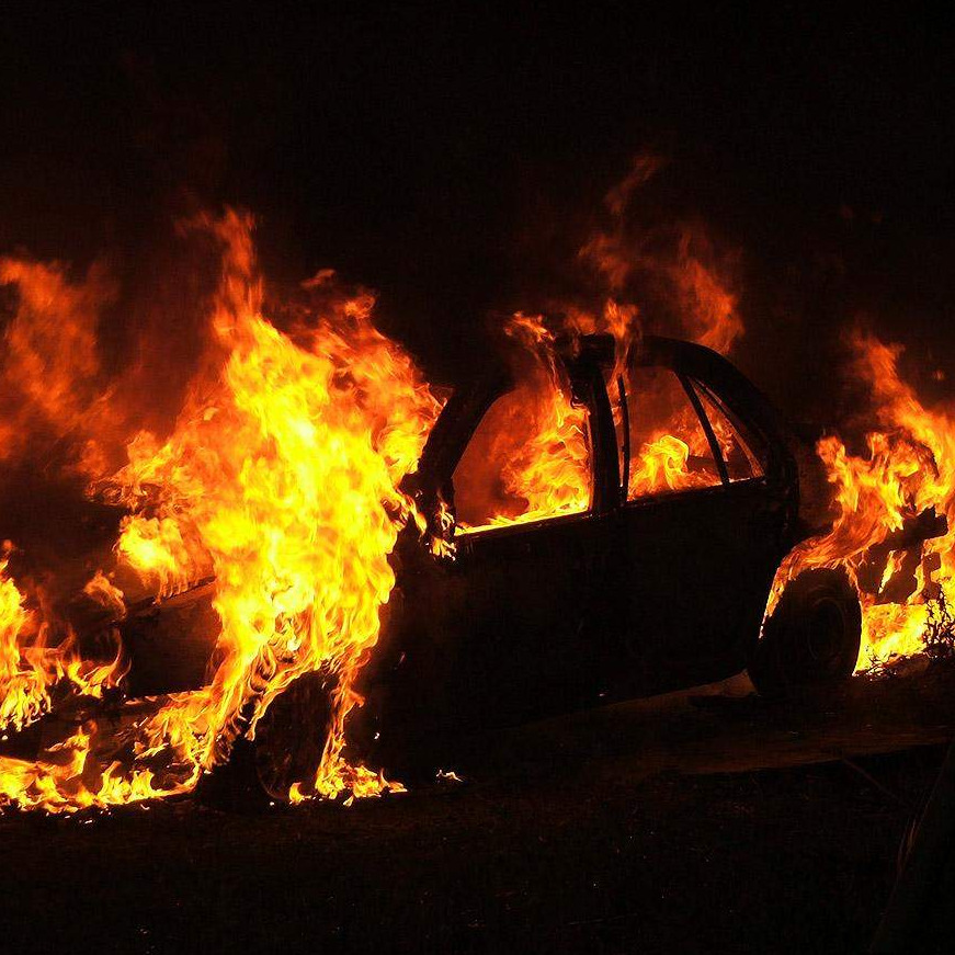 Vogošća i Sedrenik: U dva dana podmetnuti požari na tri automobila