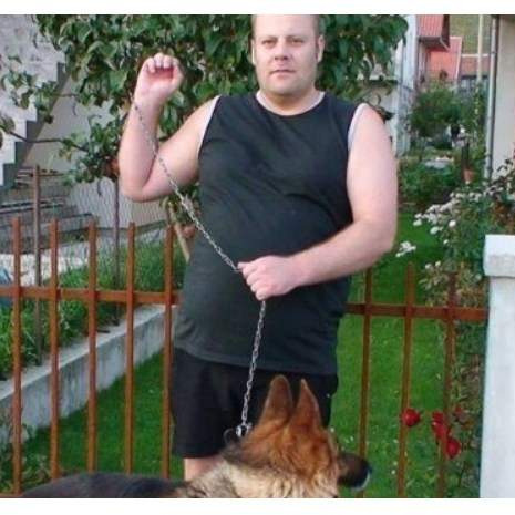 Fašista | Uhapšen Danel Rajković koji je izvršio veliku nuždu ispred džamije u Gacku