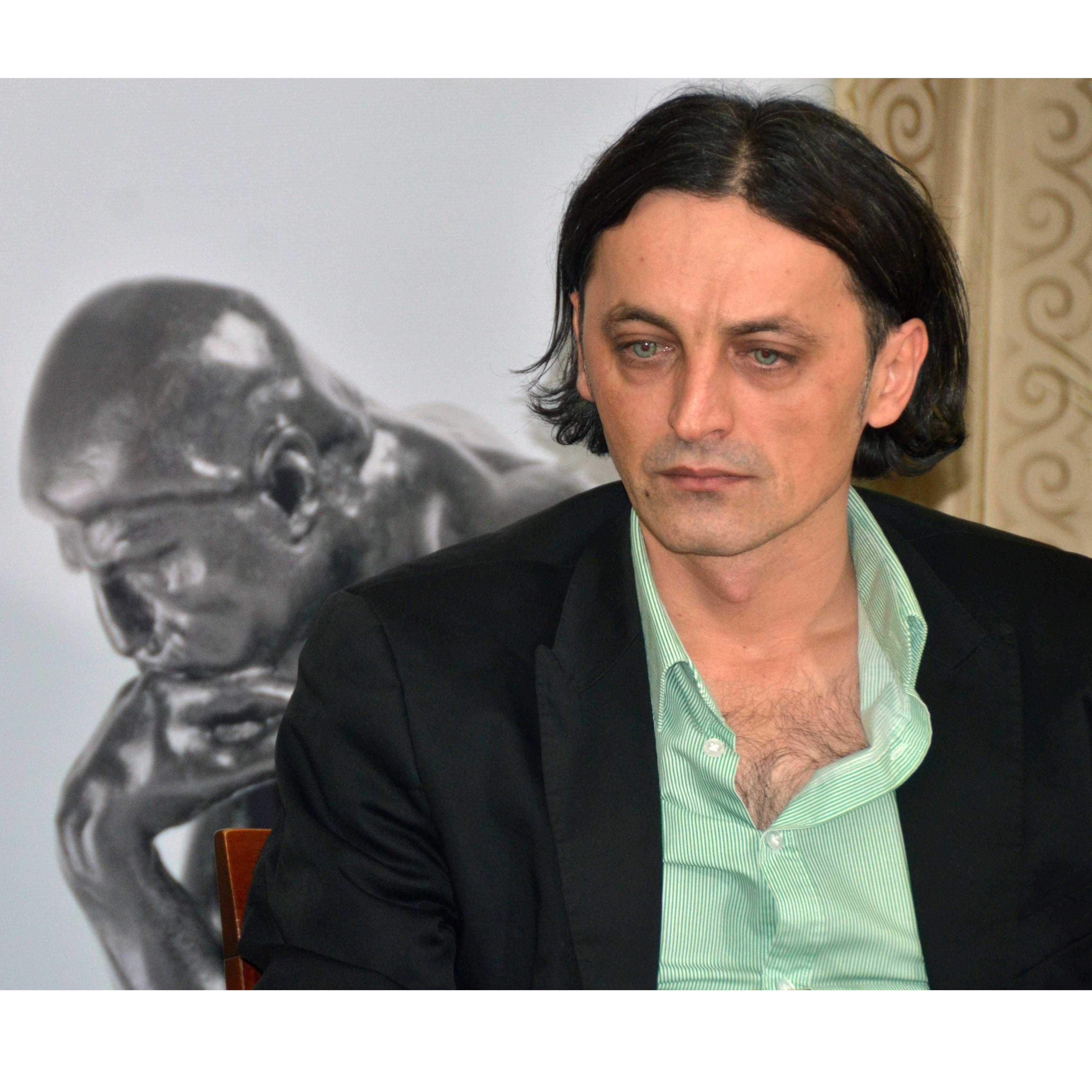 Fra Drago Bojić: Macron je stavio metu na bh muslimane, na iste one koji su zbog šutnje Europe i Francuske prošli pakao genocida