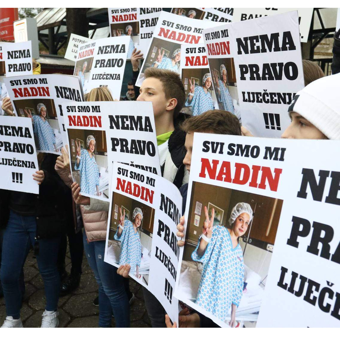 Protesti pred KCUS-om: Hitno hoćemo stručne, a ne podobne ljekare