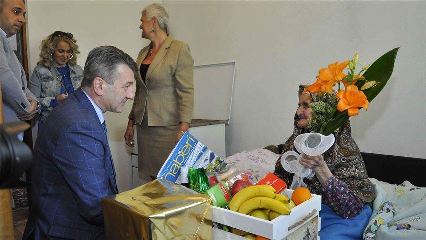 Nana Aziza Karić posti iako ima 104 godine