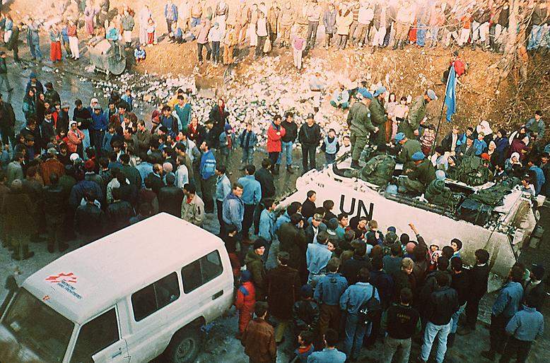 AP-930312010.jpg - Presedan: Holandska vlada odgovorna za smrt 300 Bošnjaka u Srebrenici 