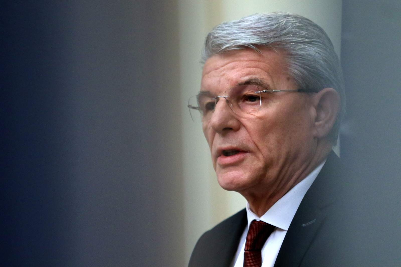 Džaferović: Pozivam Milanovića da odustane od odlikovanja Jelića, to bi dodatno opteretilo odnose 