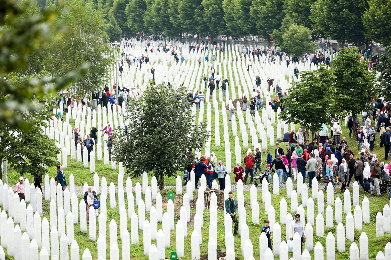 Komemoracija za 33 žrtve genocida u Srebrenici (UŽIVO )