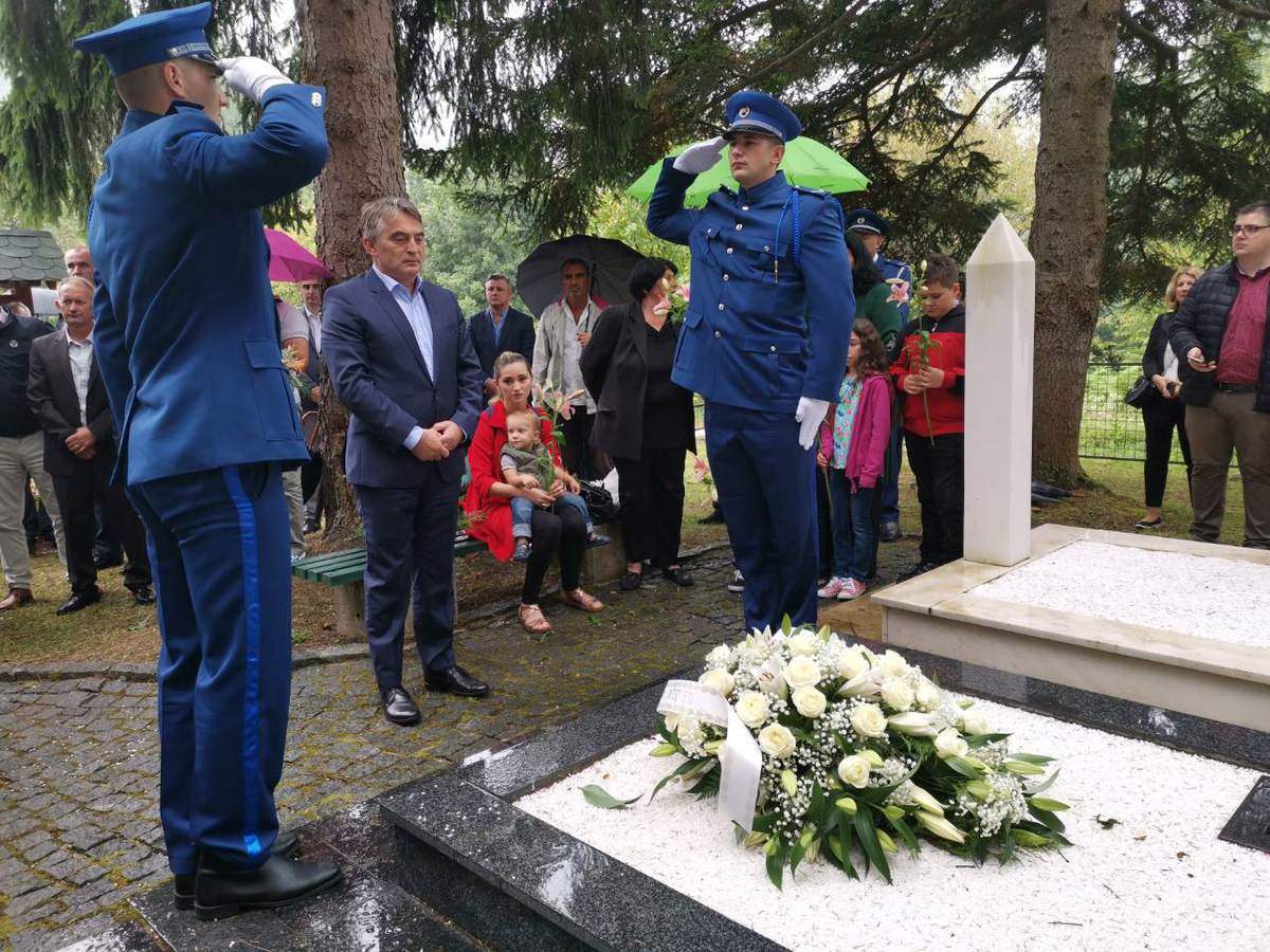 Komšić: Ne smijemo zaboraviti naše heroje Čedu i Smaju