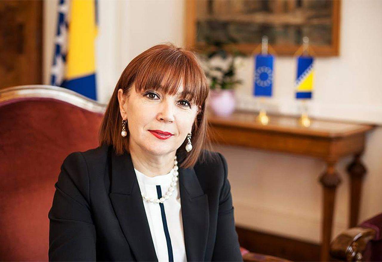 Čestitka potpredsjednice Federacije BiH akademiku Dževadu Karahasanu