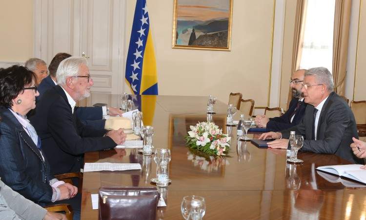 Džaferović - VKBI: Saglasnost o temeljnim elemenatima nacionalnog identiteta Bošnjaka