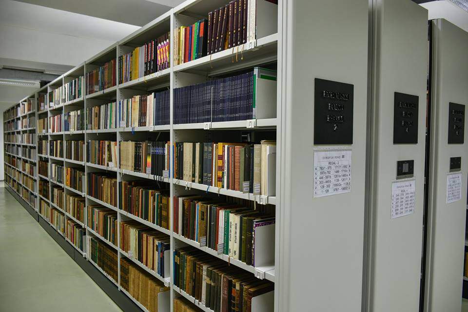 biblioteak1.jpg -