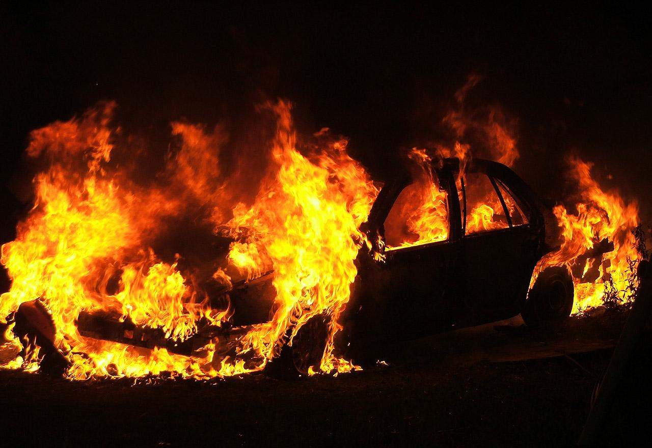 Vogošća i Sedrenik: U dva dana podmetnuti požari na tri automobila