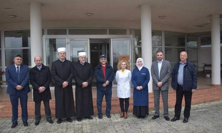 IZ u BiH bolnici 'Dr. Irfan Ljubijankić' u Bihaću donirala hemodijalizni aparat