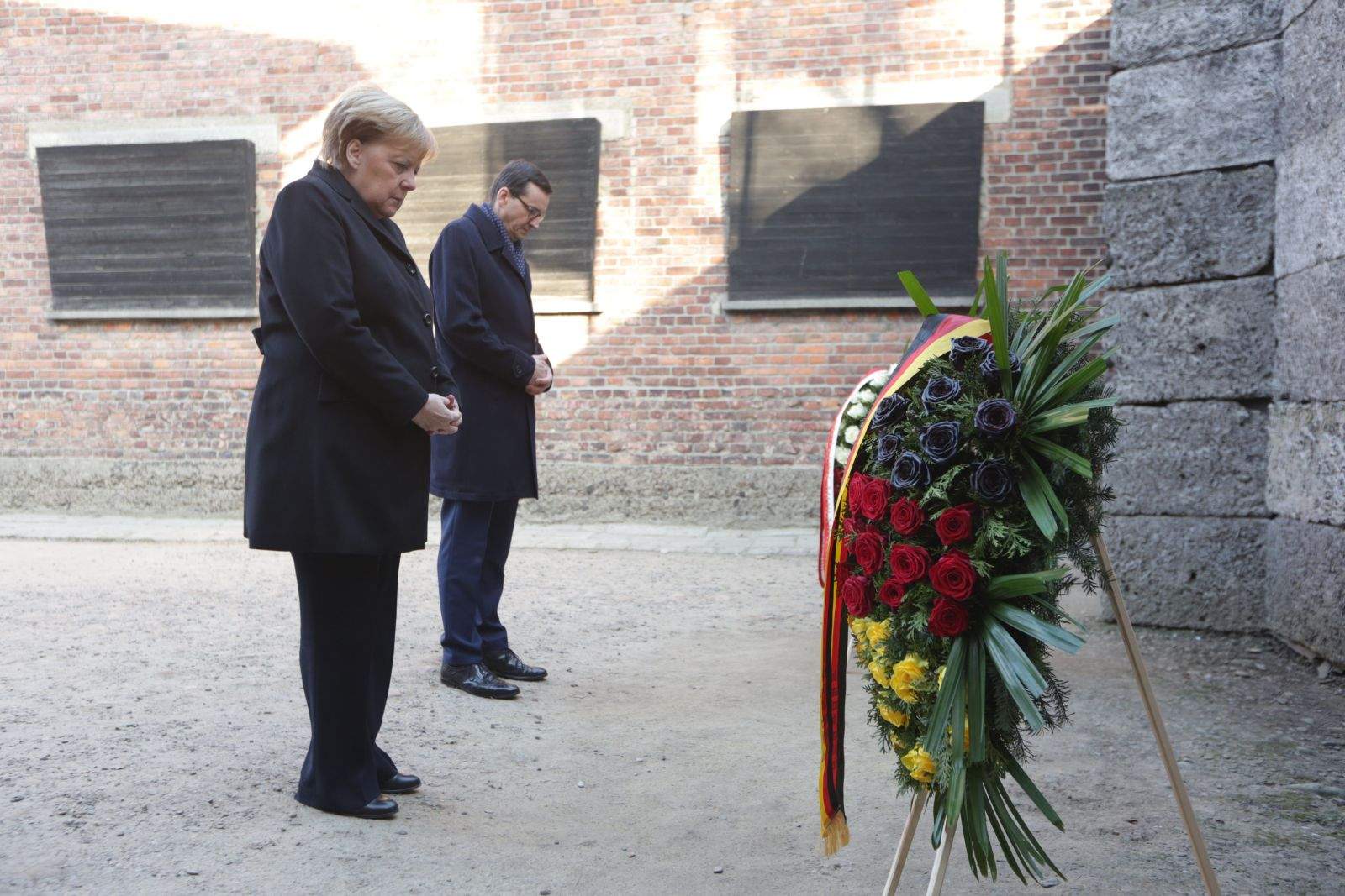 Merkel u Aušvicu: Osjećam duboki stid zbog zločina koje su izvršili Nijemci