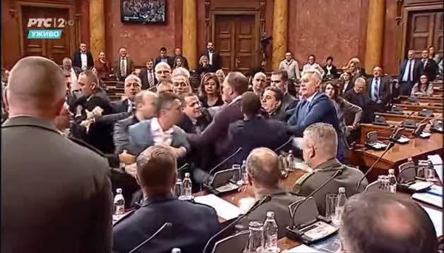 Opća tuča u Skupštini Srbije