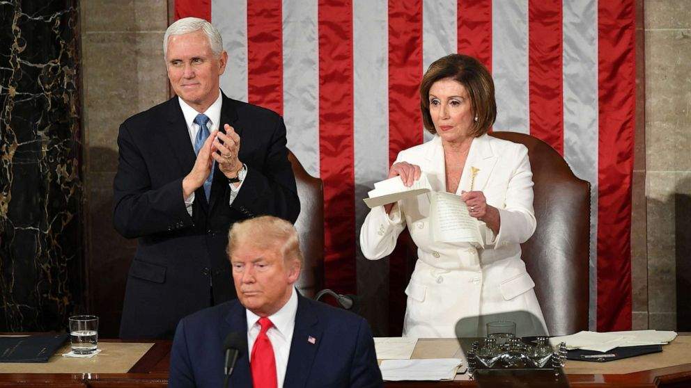 HAOS U KONGRESU SAD-a |Nancy Pelosi poderala kopiju Trumpovog govora! (Video)