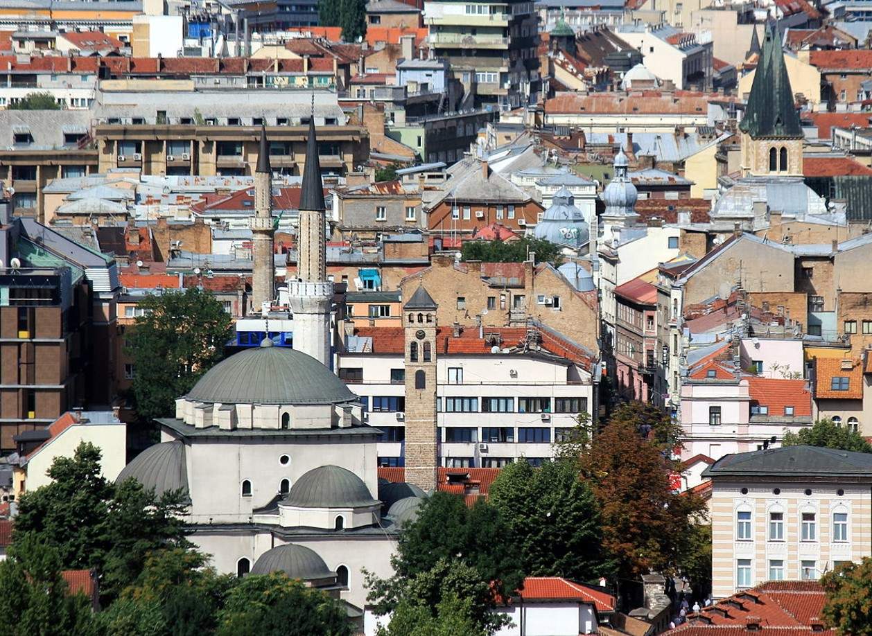 Ostavite nas na miru!
