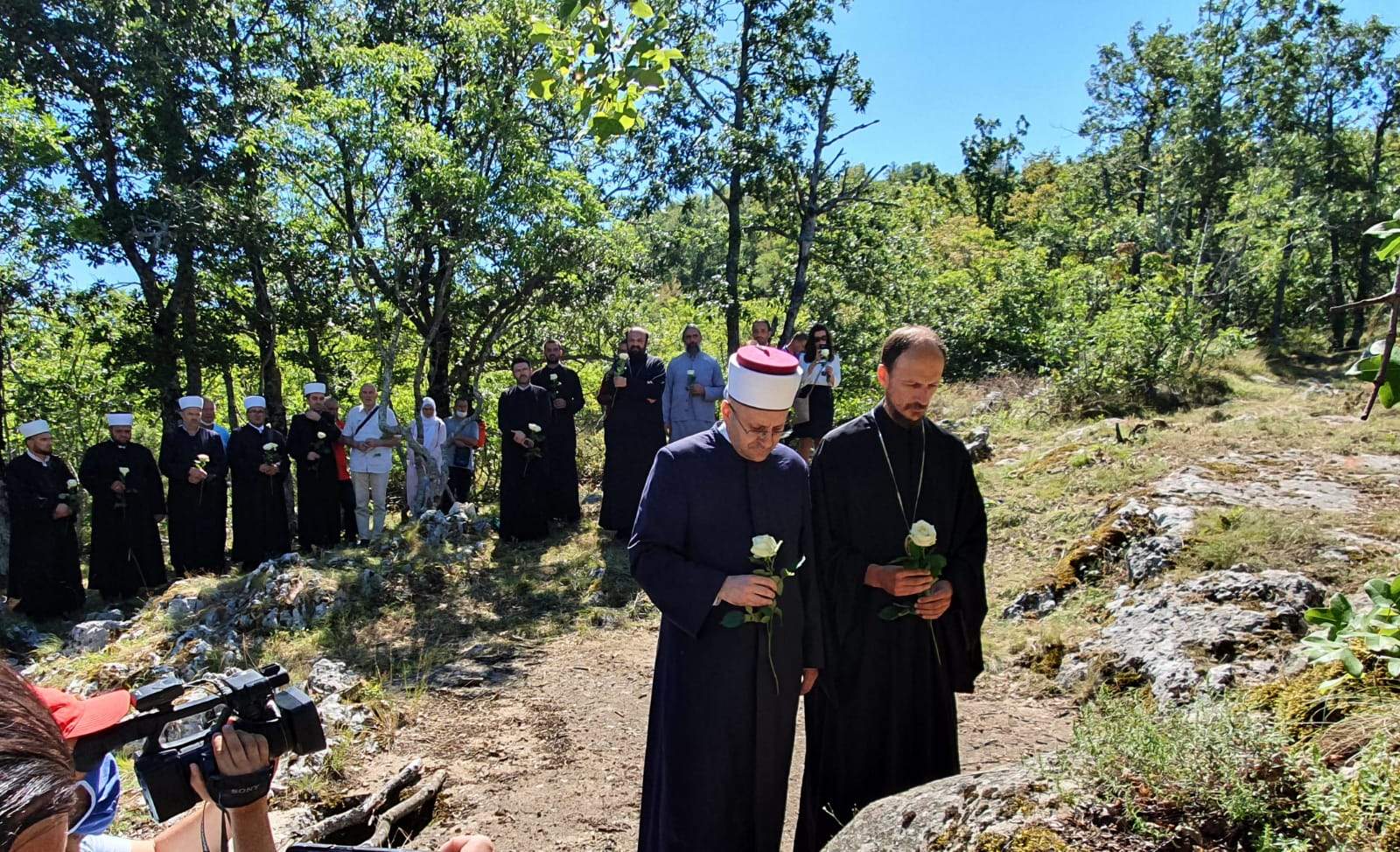 DOSTA JE BILO ZLA |Muftija i episkop se zajedno poklonili žrtvama hercegovačkih jama