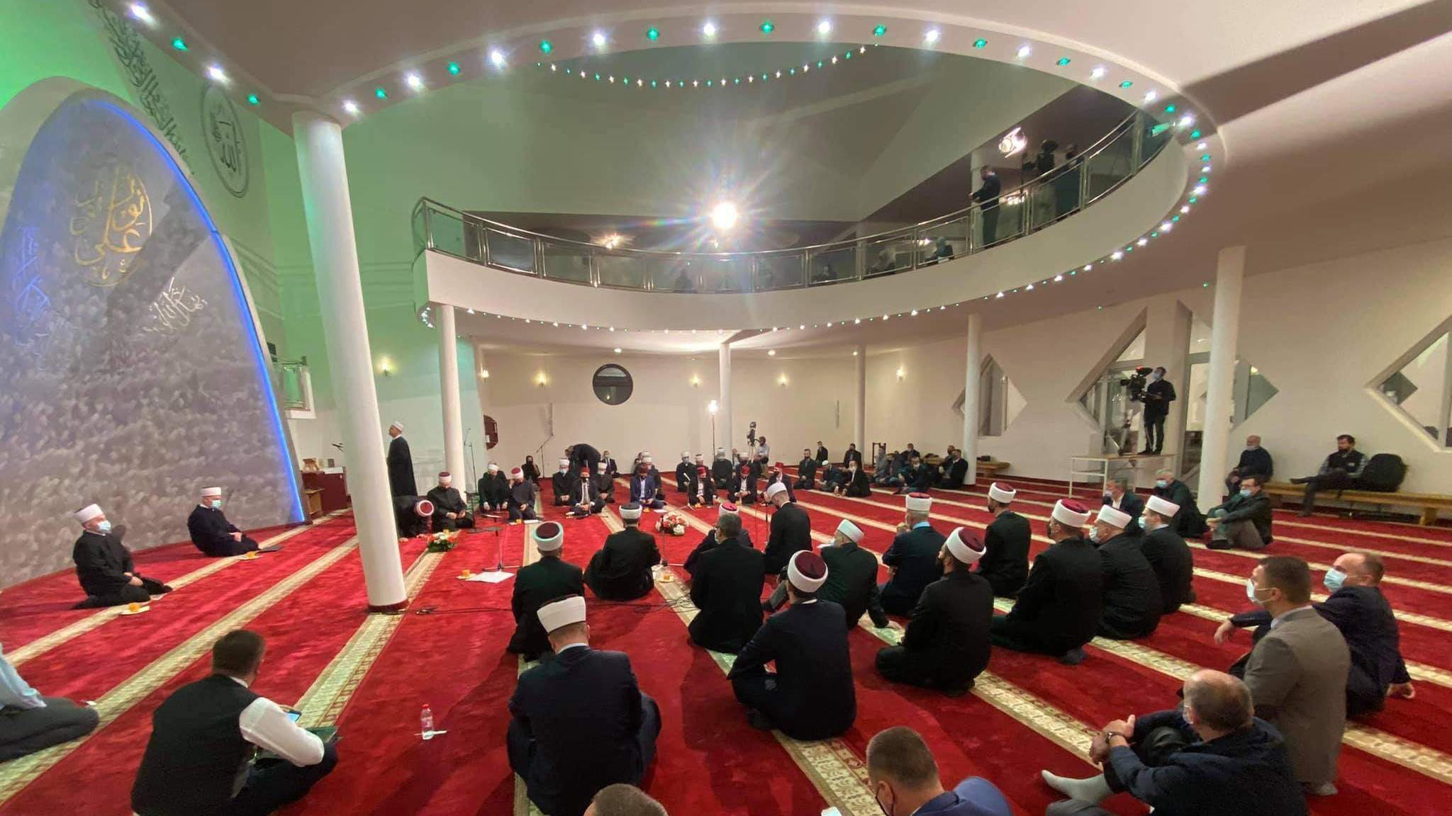 Centralni mevlud Islamske zajednice u BiH održan u Bihaću (Video)