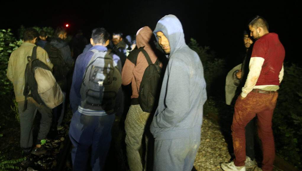 BiH između Istoka i Zapada: EU ilegalno ubacuje migrante u BiH, Srbija i RS ne dopuštaju “ojačavanje” istočne granice