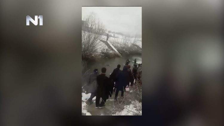 SVAKA ČAST: Migranti u Velikoj Kladuši skočili u rijeku i spasili ženu od utapanja 