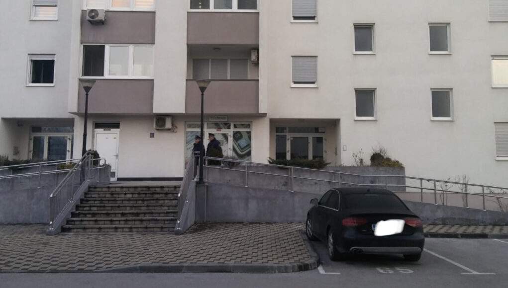 Službenici iz Odjela za krijumčarenje reketirali uvoznike!?