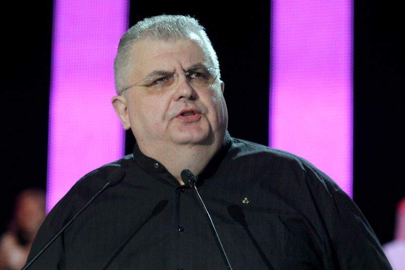 Čanak: Kažnjavanje ratnih zločinaca je jedini način da se rat završi