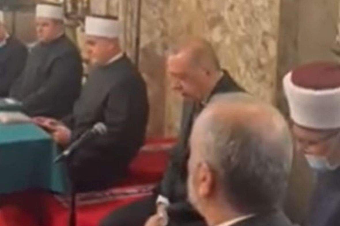 Poslušajte kako turski predsjednik Erdogan uči Kur'an u Begovoj džamiji