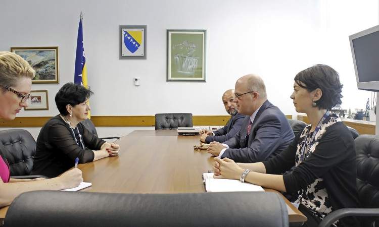 Borovac i Moore osudili prijetnje smrću novinaru Bursaću i napad u Kiseljaku