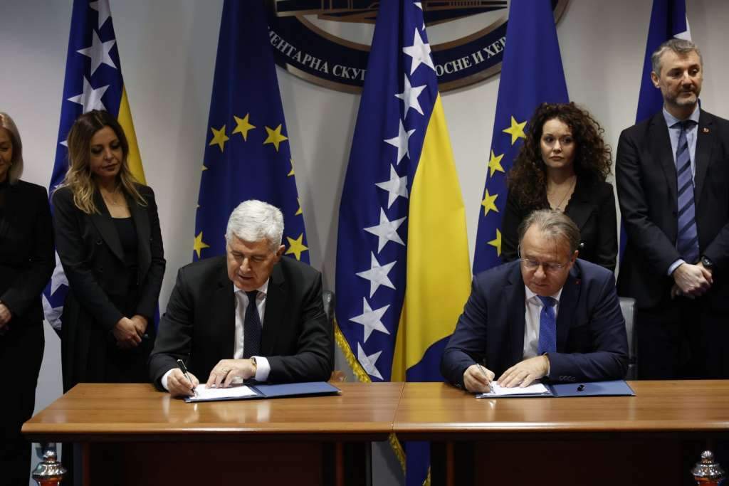 Osmorka i HDZ potpisali sporazum o formiranju vlasti u FBiH i na državnom nivou