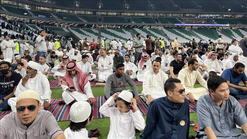 Hiljade vjernika klanjalo bajram-namaz na stadionu Svjetskog prvenstva u Kataru