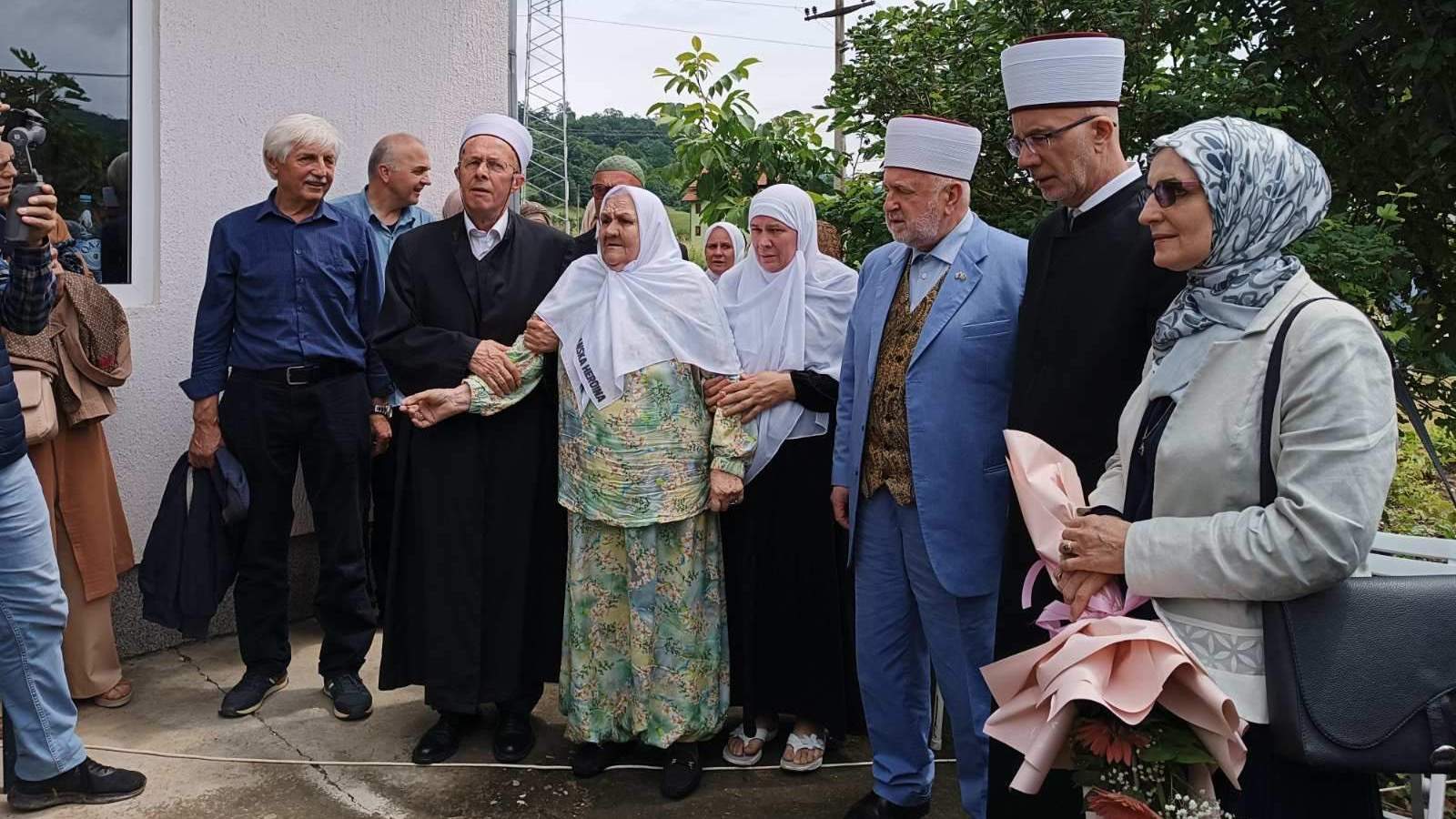 U Konjević Polju proučena ikrar dova nani Fati Orlović: Još da hadž obavim....