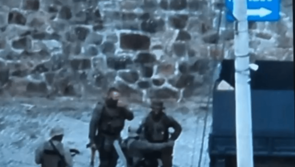 Policija ušla u manastir Banjska na Kosovu: Ubiijena tri napadača, šetorica uhapšena