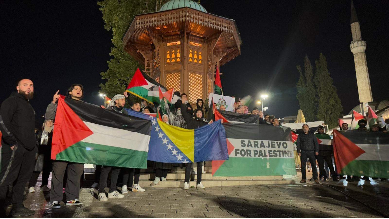 U Sarajevu održan protest zbog izraelskog napada na bolnicu u Gazi