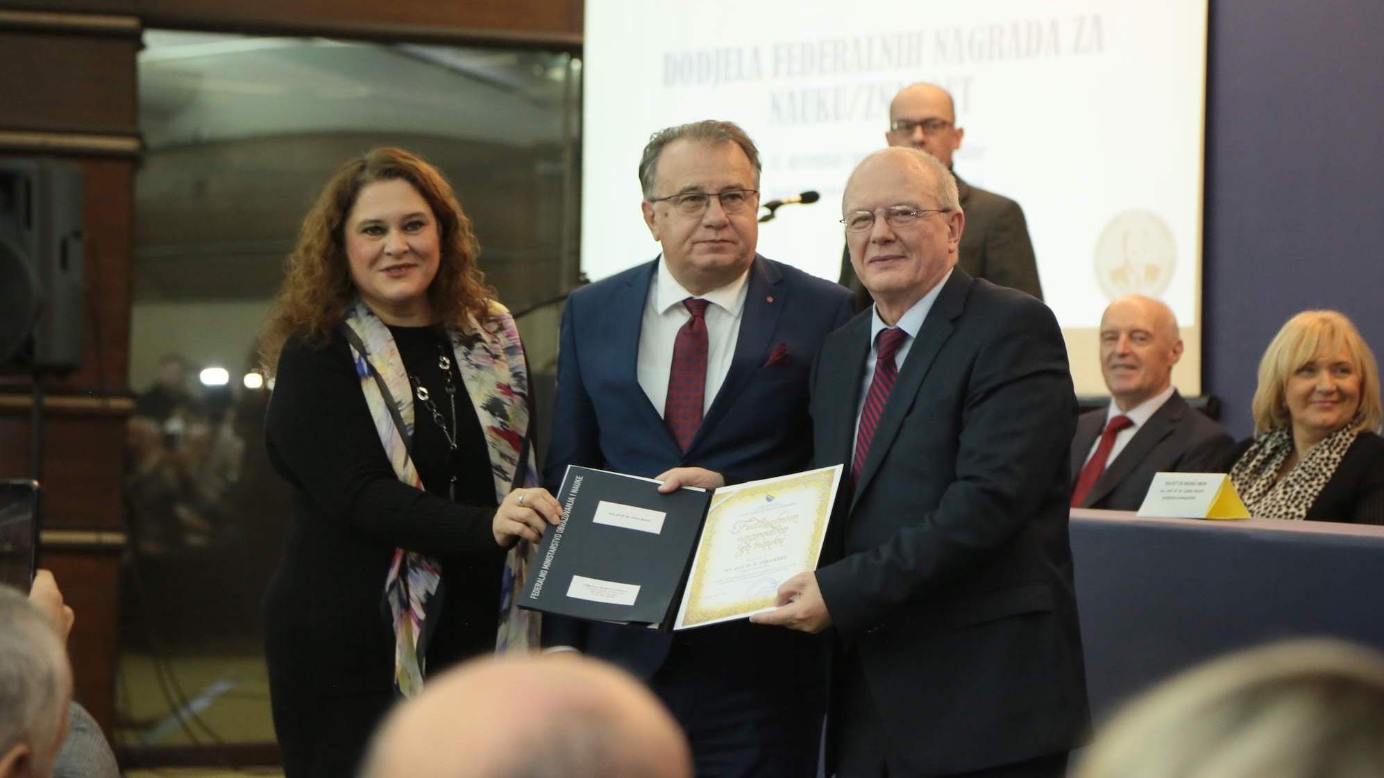 Akademiku Enesu Kariću dodijeljena federalna nagrada za nauku za 2023. godinu