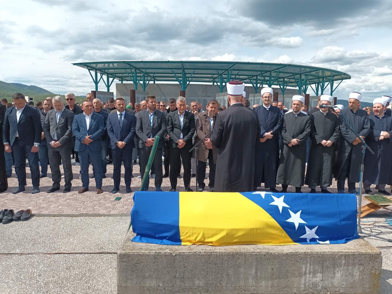 U Vlasenici klanjana 20. kolektivna dženaza
