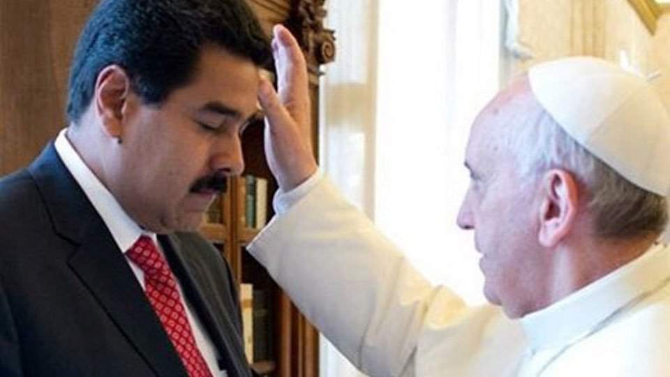 Maduro traži pomoć od pape protiv 'vojne prijetnje' SAD