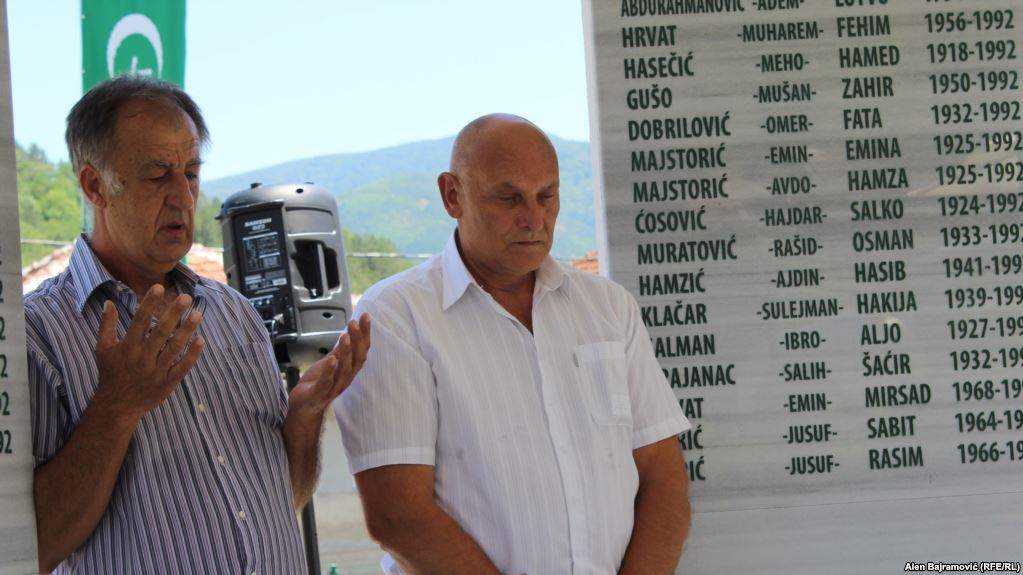 Radikal koji se poklonio bošnjačkim žrtvama 