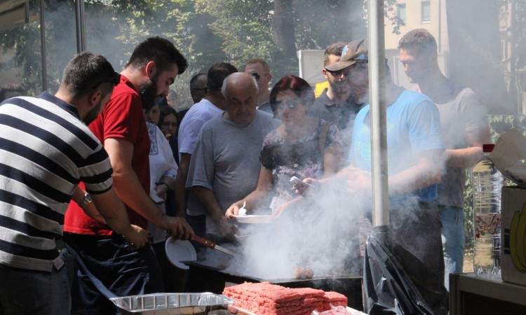Na Atmejdanu održan prvi festival ćevapa u BiH – 'Sarajevo Ćevap Fest 2017'